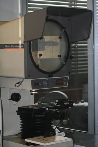Profiles projector - Precision metal turnery